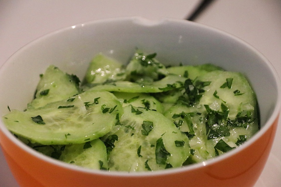How to make Cucumber dill salad at home